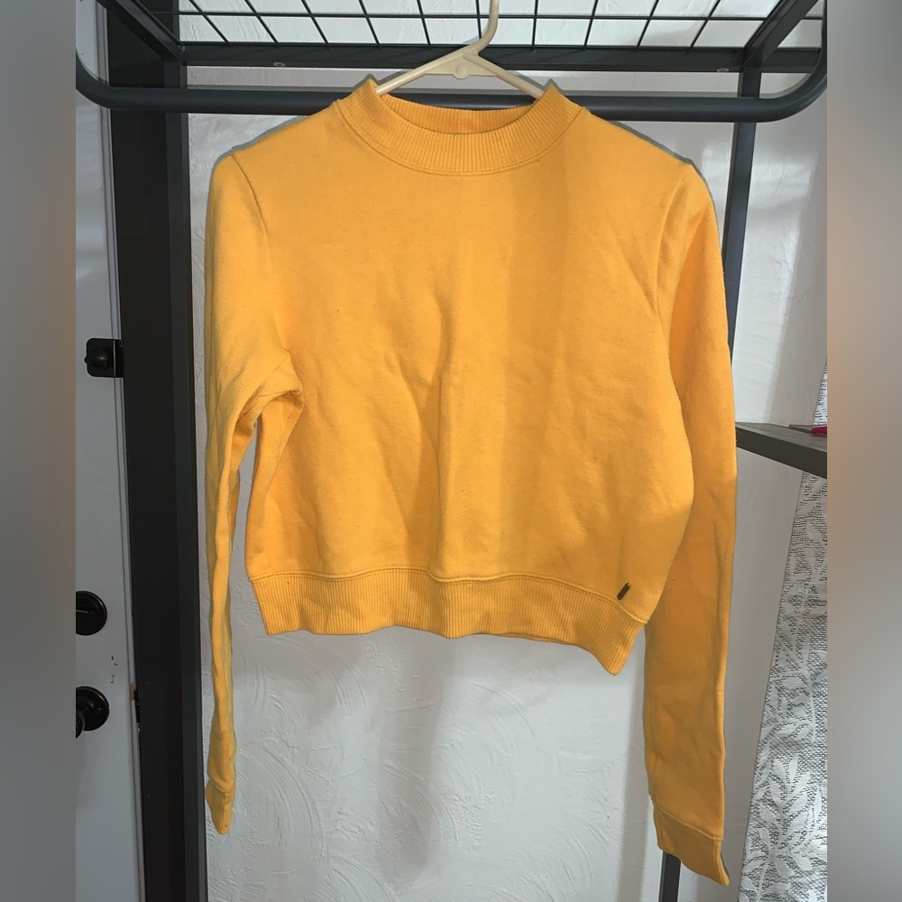 Dark Yellow, Hollister, slightly cropped crew neck
